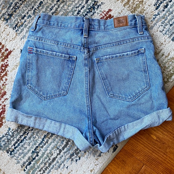 Urban Outfitters high waisted mom jeans - Picture 3 of 3